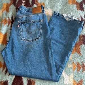 Levi’s Women’s lightweight 90’s 501 Classic Blue Denim Jeans Size 32 X 30